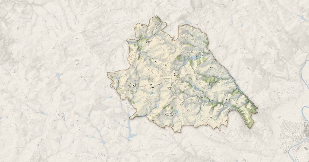 Portrait cartographique de La Chapelle-au-Mans : relief, eau, forêts, bâti et voies, calculés à partir des données de l'IGN