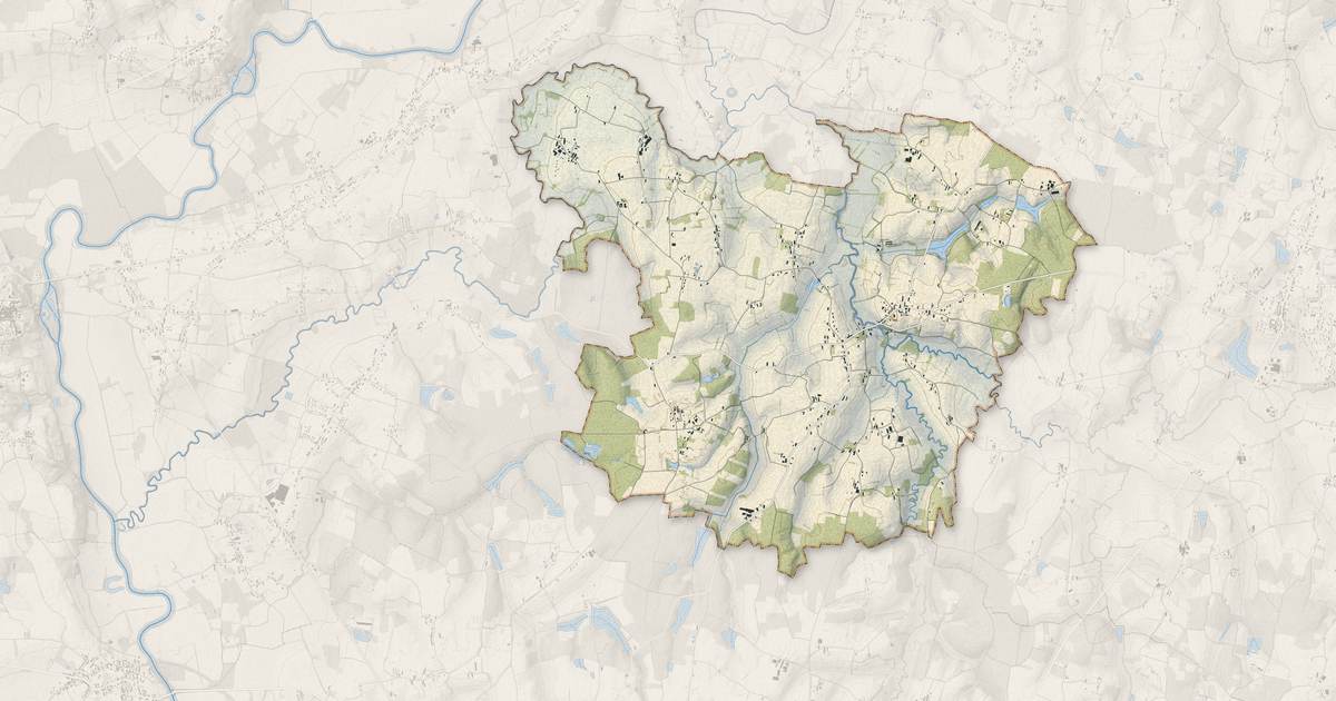 Portrait cartographique de La Chapelle-Thècle : relief, eau, forêts, bâti et voies, calculés à partir des données de l'IGN