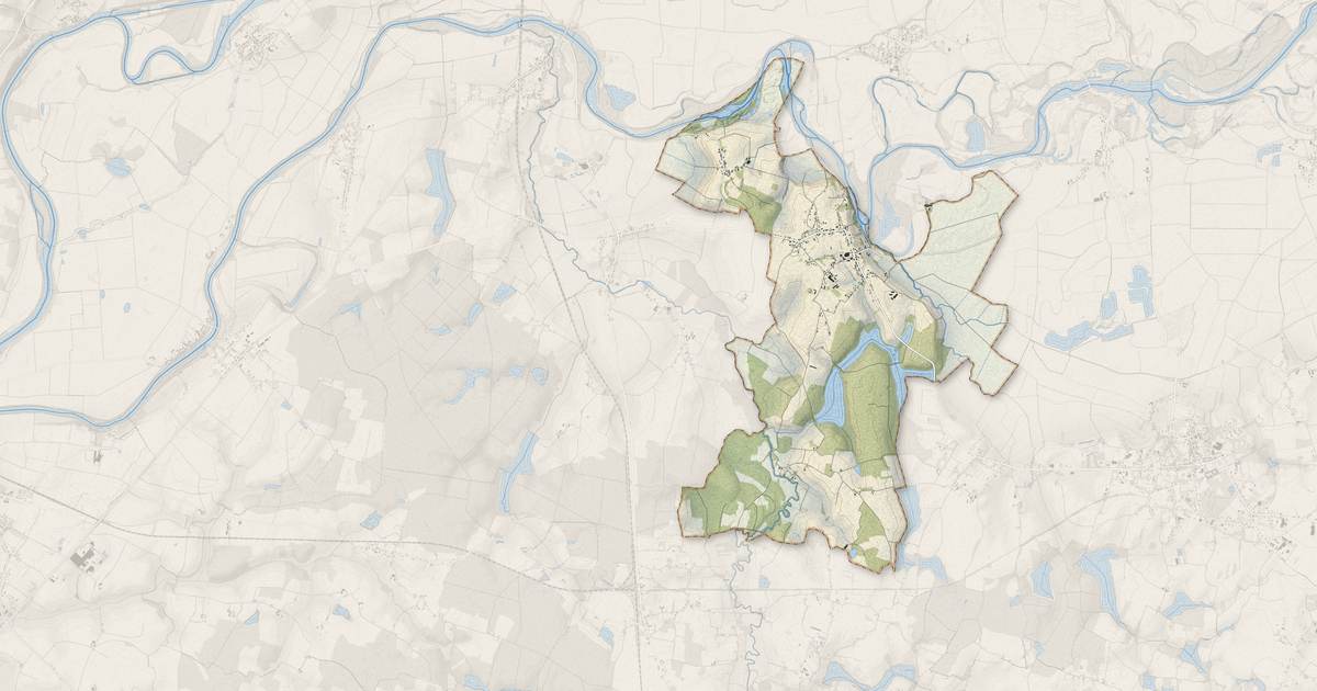 Portrait cartographique de Charette-Varennes : relief, eau, forêts, bâti et voies, calculés à partir des données de l'IGN