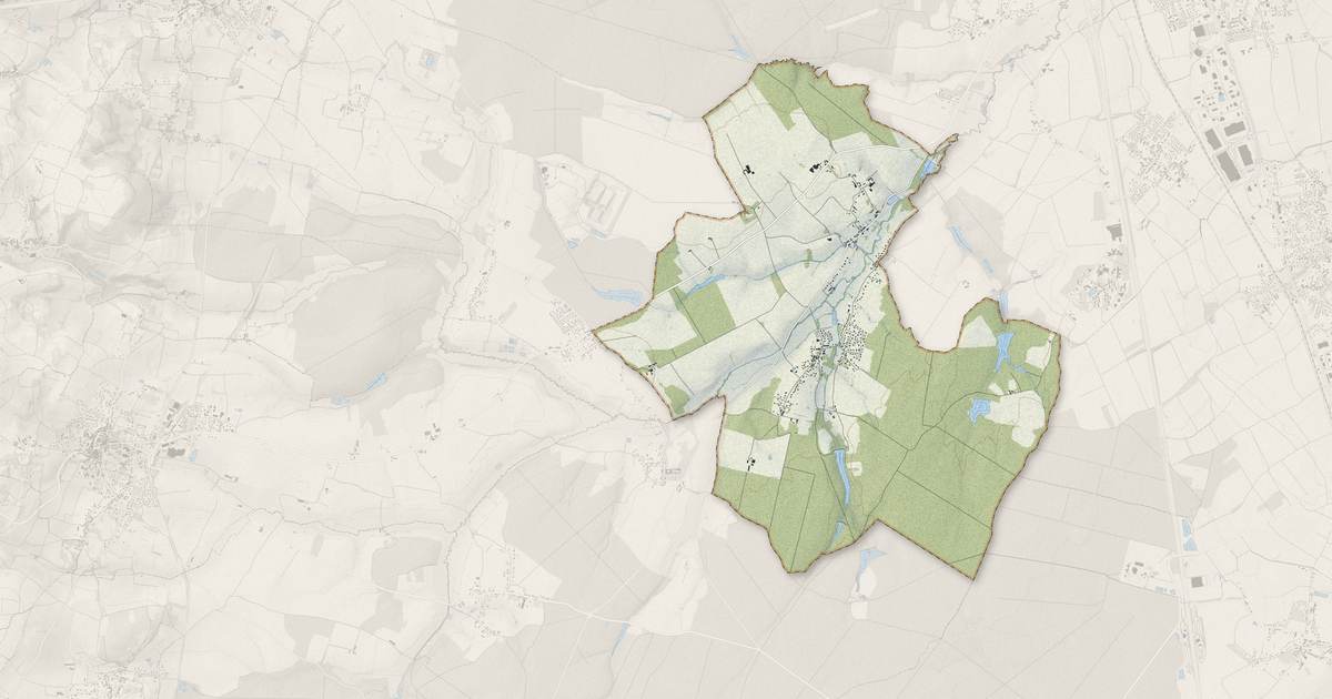 Portrait cartographique de La Charmée : relief, eau, forêts, bâti et voies, calculés à partir des données de l'IGN