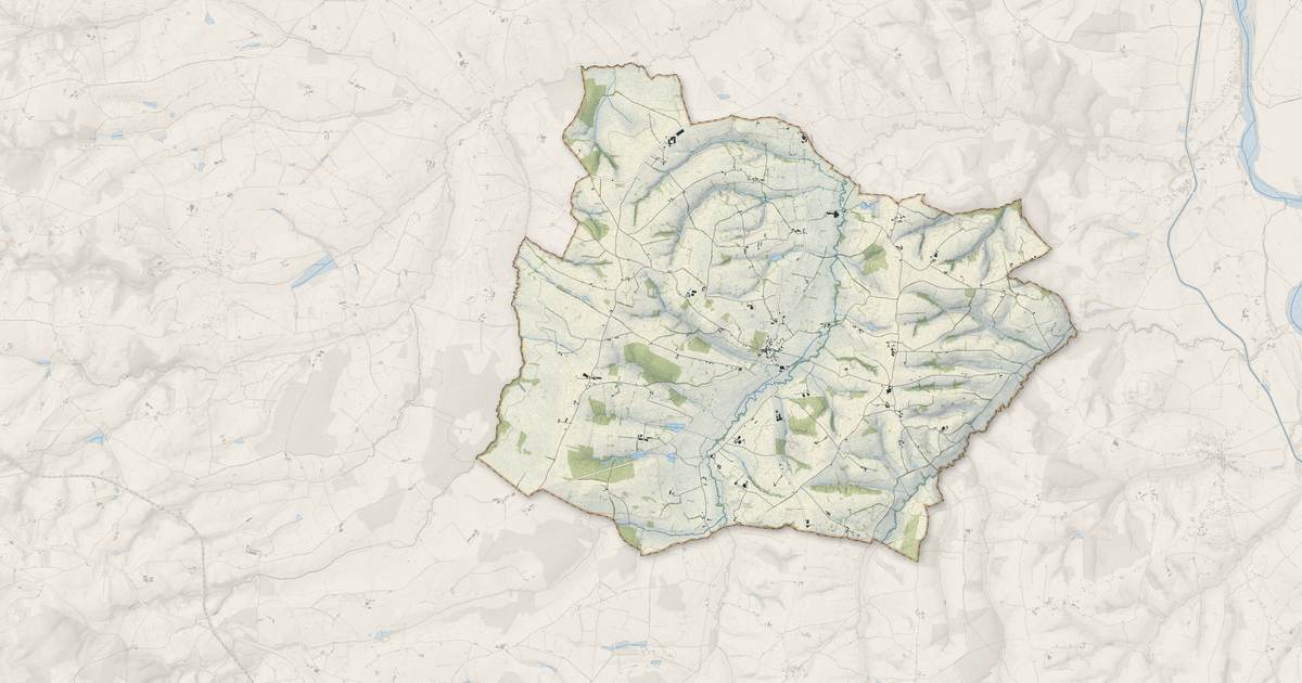 Portrait cartographique de Chenay-le-Châtel : relief, eau, forêts, bâti et voies, calculés à partir des données de l'IGN