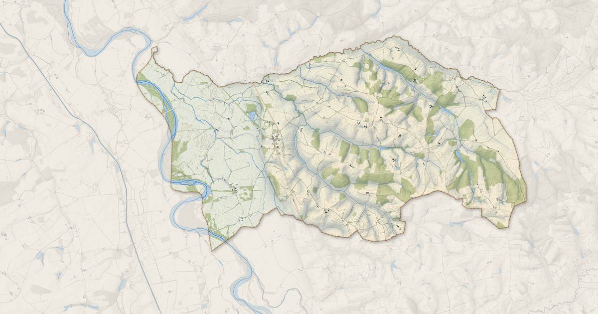 Portrait cartographique de Cronat : relief, eau, forêts, bâti et voies, calculés à partir des données de l'IGN
