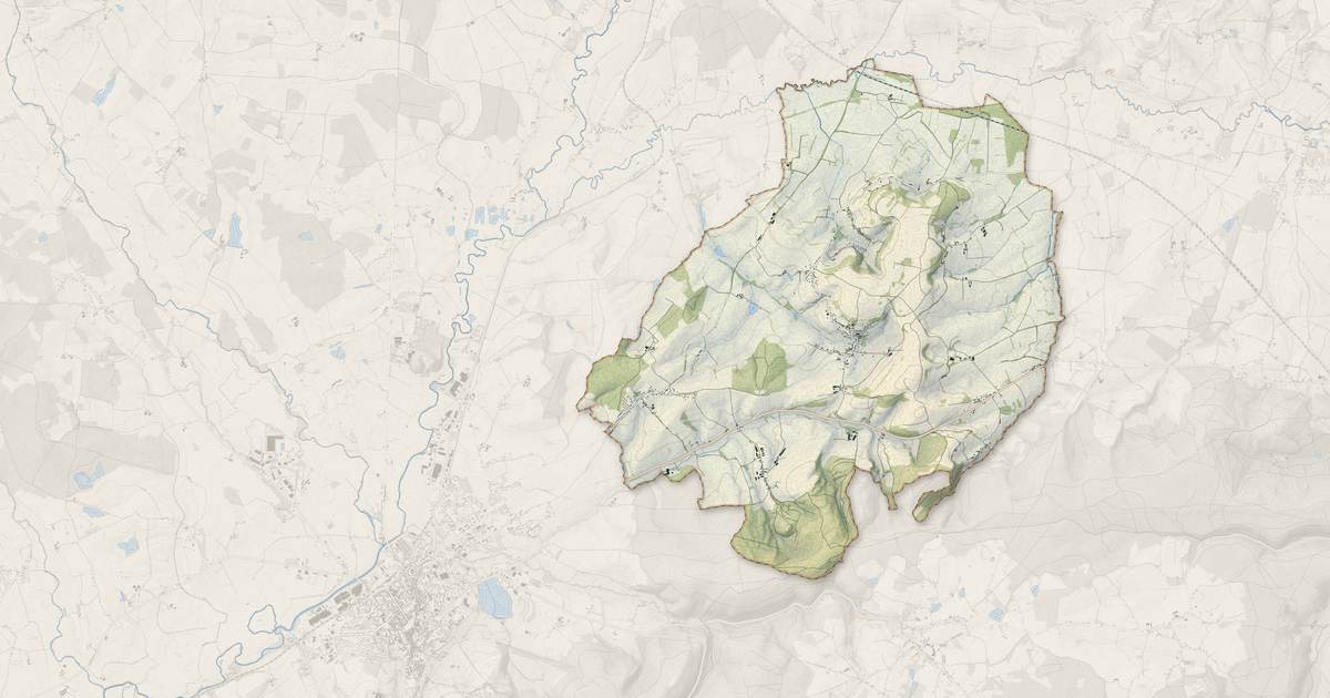 Portrait cartographique de Curgy : relief, eau, forêts, bâti et voies, calculés à partir des données de l'IGN
