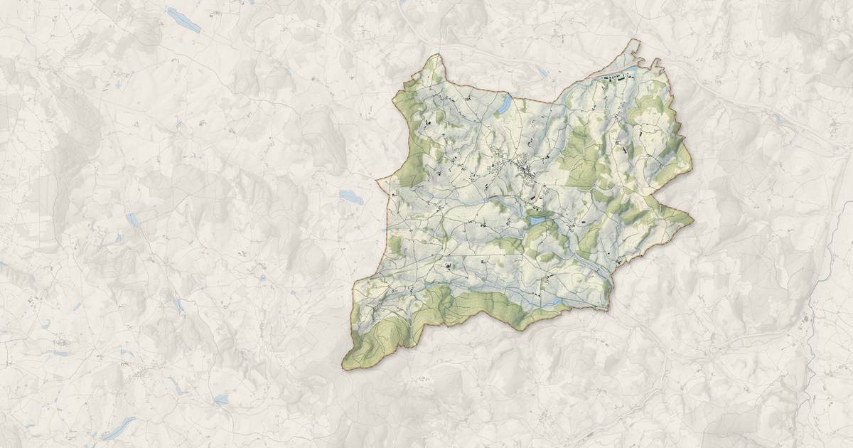 Portrait cartographique de Dompierre-les-Ormes : relief, eau, forêts, bâti et voies, calculés à partir des données de l'IGN