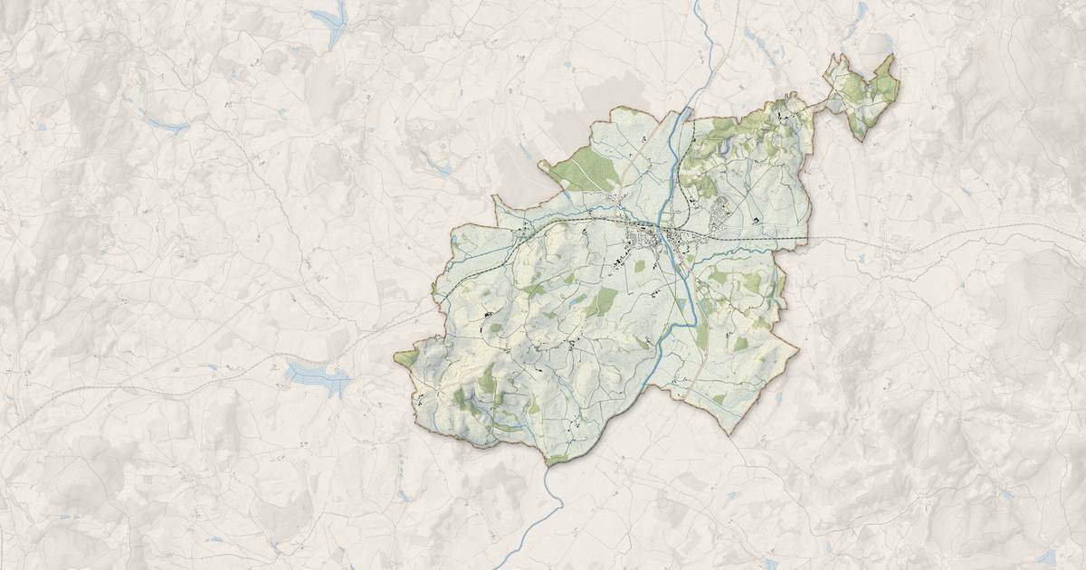 Portrait cartographique de Étang-sur-Arroux : relief, eau, forêts, bâti et voies, calculés à partir des données de l'IGN