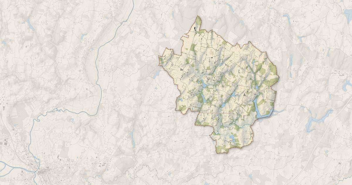 Portrait cartographique de Le Fay : relief, eau, forêts, bâti et voies, calculés à partir des données de l'IGN