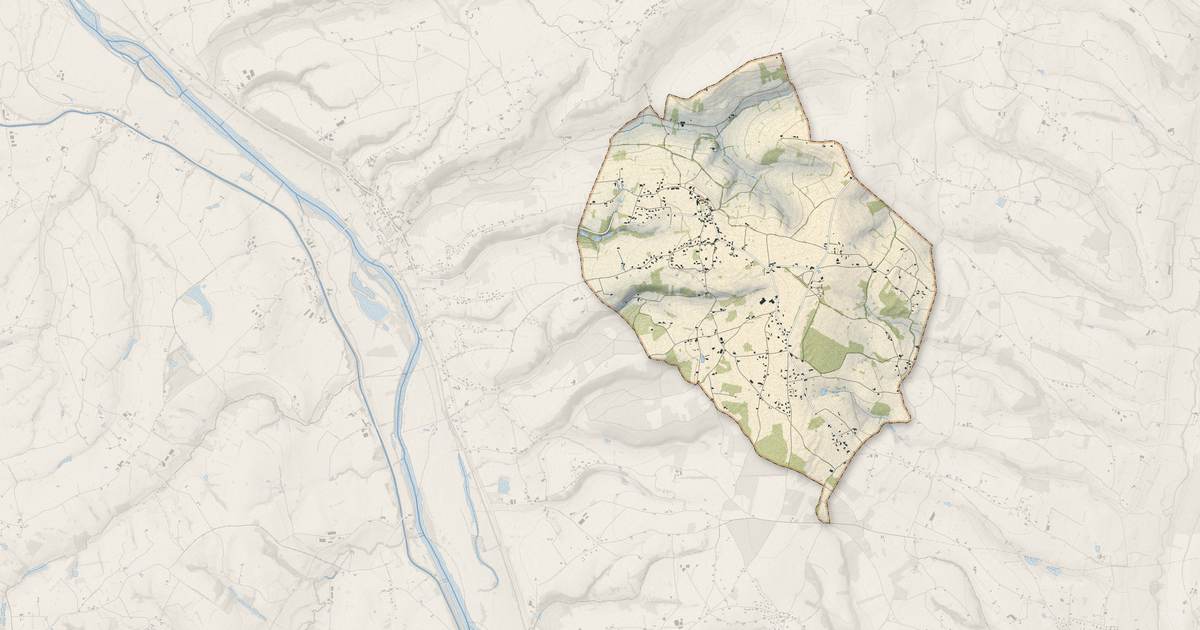 Portrait cartographique de Fleury-la-Montagne : relief, eau, forêts, bâti et voies, calculés à partir des données de l'IGN