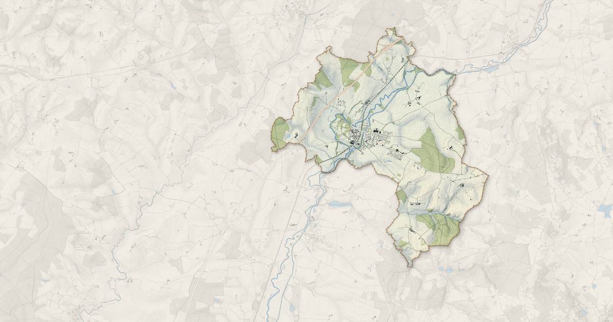 Portrait cartographique de Génelard : relief, eau, forêts, bâti et voies, calculés à partir des données de l'IGN