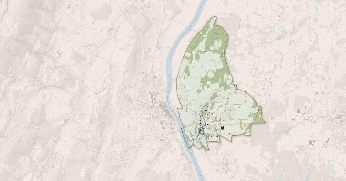 Portrait cartographique de Lacrost : relief, eau, forêts, bâti et voies, calculés à partir des données de l'IGN