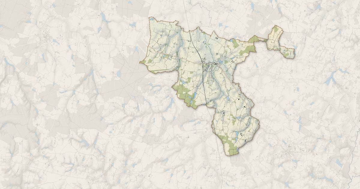 Portrait cartographique de Mervans : relief, eau, forêts, bâti et voies, calculés à partir des données de l'IGN