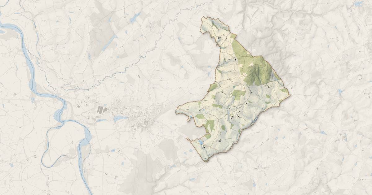 Portrait cartographique de Mont : relief, eau, forêts, bâti et voies, calculés à partir des données de l'IGN