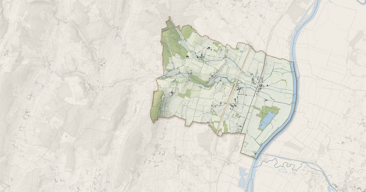 Portrait cartographique de Montbellet : relief, eau, forêts, bâti et voies, calculés à partir des données de l'IGN