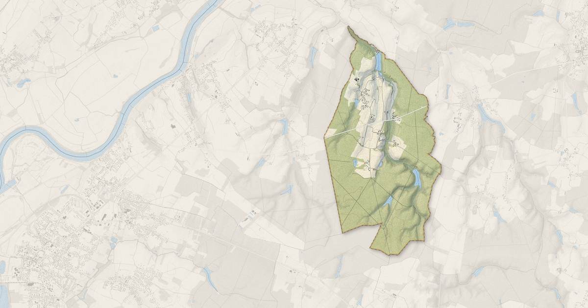 Portrait cartographique de Montcoy : relief, eau, forêts, bâti et voies, calculés à partir des données de l'IGN