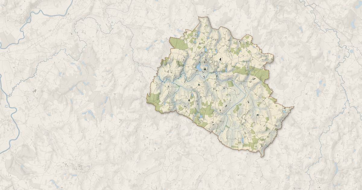Portrait cartographique de Montpont-en-Bresse : relief, eau, forêts, bâti et voies, calculés à partir des données de l'IGN