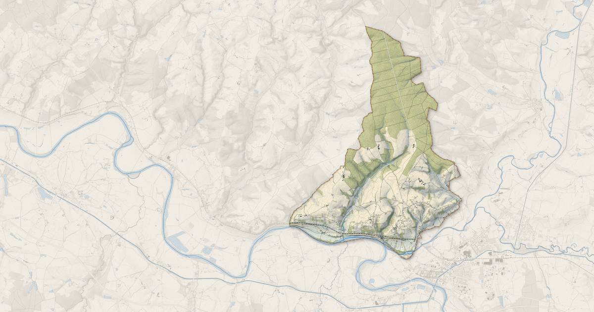 Portrait cartographique de La Motte-Saint-Jean : relief, eau, forêts, bâti et voies, calculés à partir des données de l'IGN