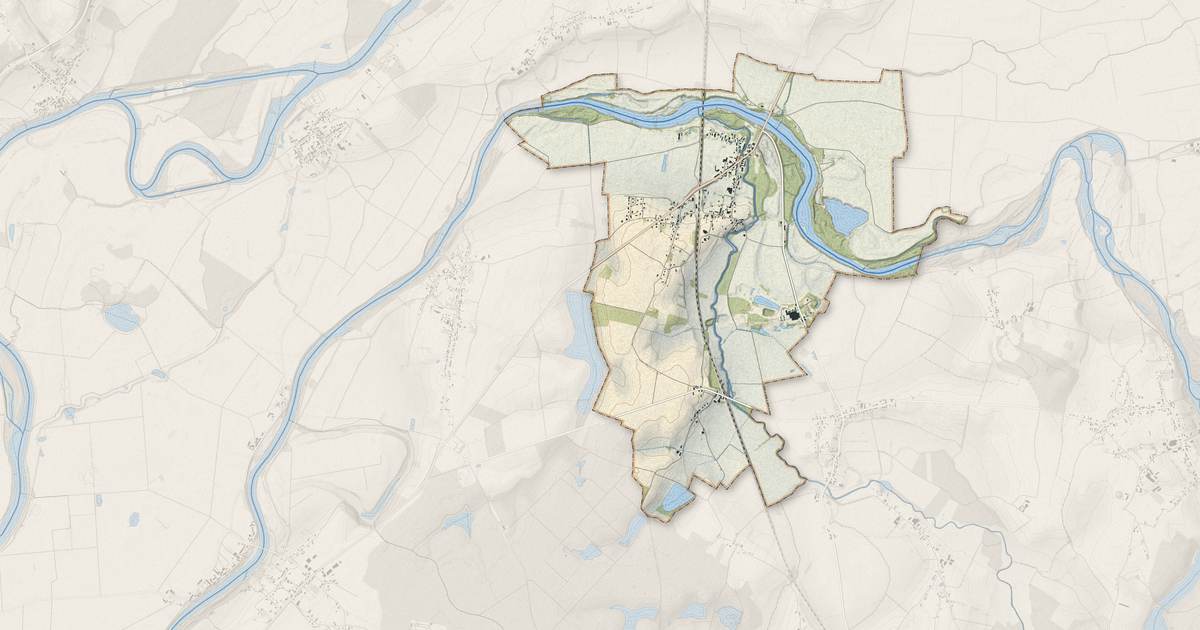 Portrait cartographique de Navilly : relief, eau, forêts, bâti et voies, calculés à partir des données de l'IGN