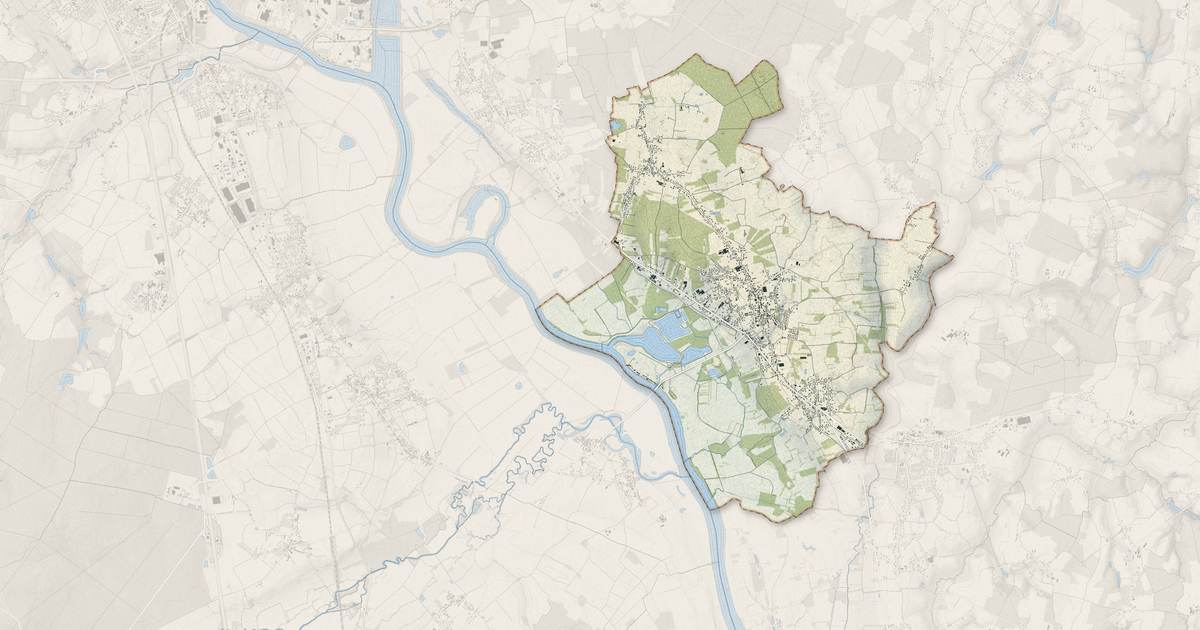 Portrait cartographique de Ouroux-sur-Saône : relief, eau, forêts, bâti et voies, calculés à partir des données de l'IGN