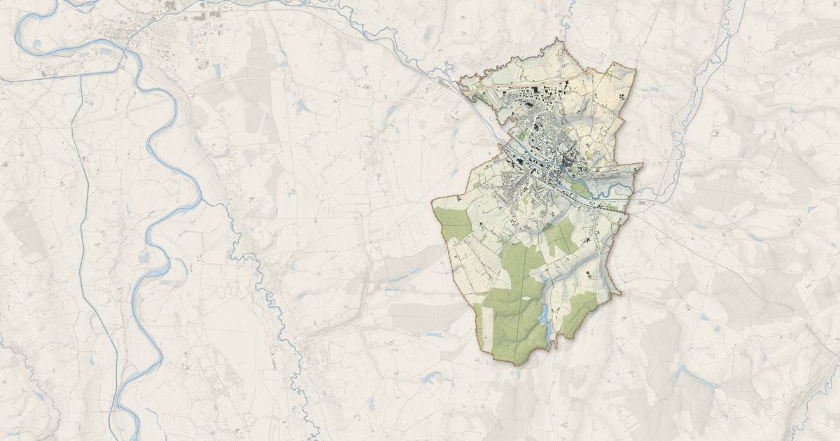 Portrait cartographique de Paray-le-Monial : relief, eau, forêts, bâti et voies, calculés à partir des données de l'IGN