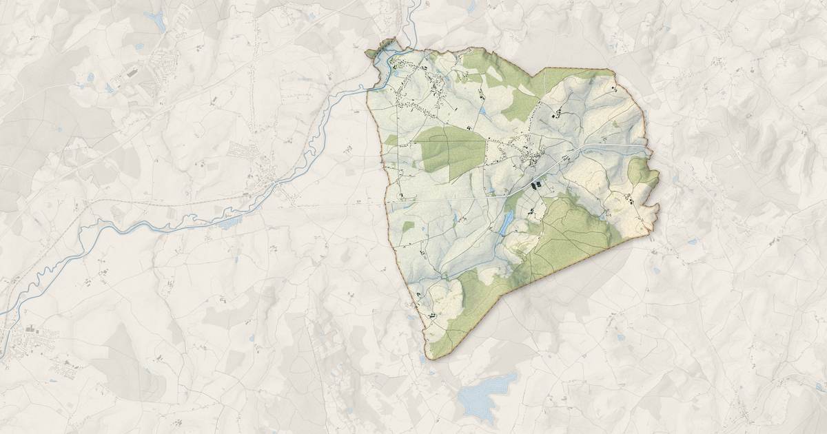 Portrait cartographique de Pouilloux : relief, eau, forêts, bâti et voies, calculés à partir des données de l'IGN