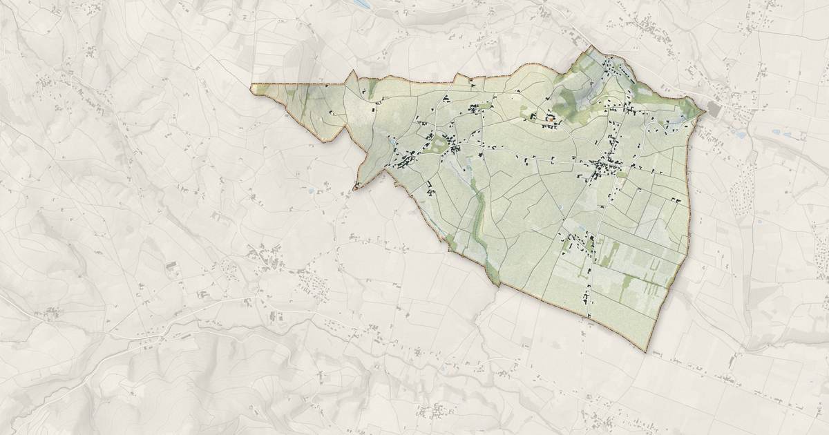 Portrait cartographique de Saint-Amour-Bellevue : relief, eau, forêts, bâti et voies, calculés à partir des données de l'IGN