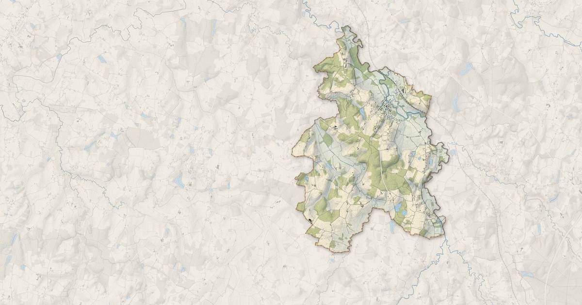 Portrait cartographique de Sainte-Croix-en-Bresse : relief, eau, forêts, bâti et voies, calculés à partir des données de l'IGN
