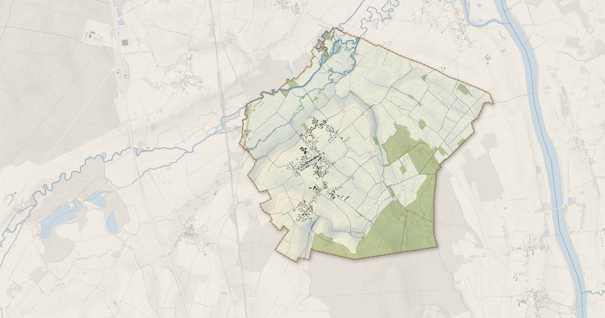 Portrait cartographique de Saint-Cyr : relief, eau, forêts, bâti et voies, calculés à partir des données de l'IGN