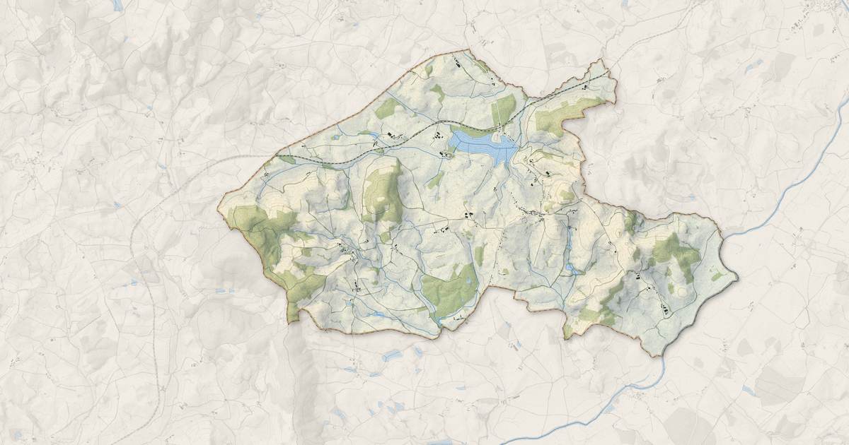Portrait cartographique de Saint-Didier-sur-Arroux : relief, eau, forêts, bâti et voies, calculés à partir des données de l'IGN
