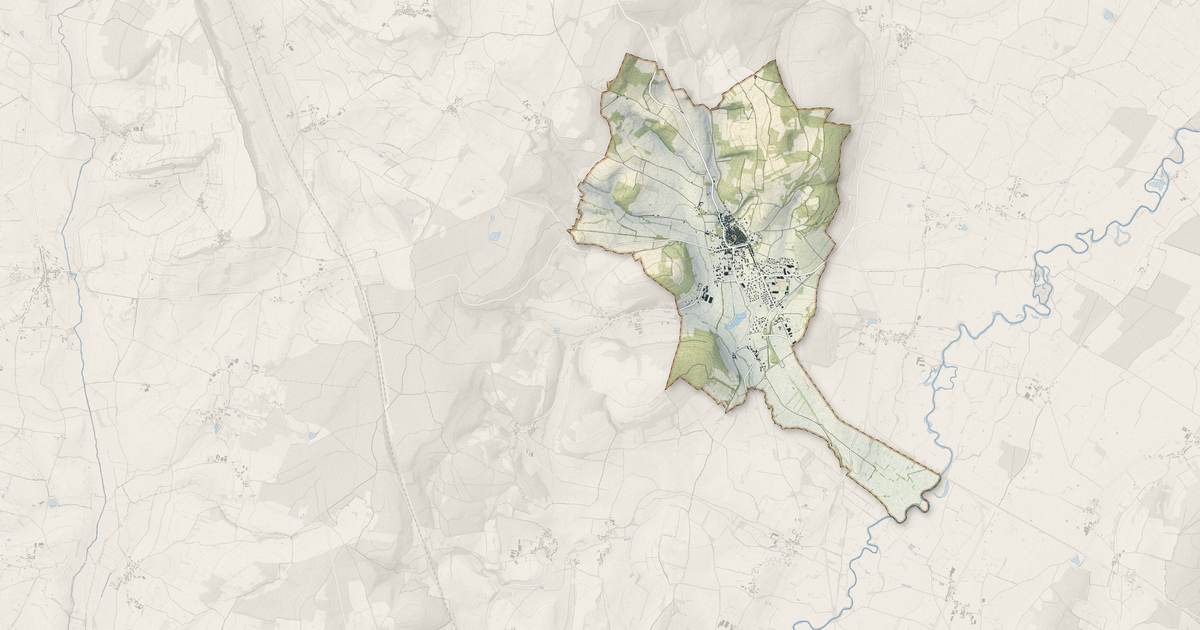 Portrait cartographique de Saint-Gengoux-le-National : relief, eau, forêts, bâti et voies, calculés à partir des données de l'IGN