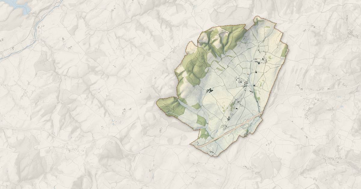 Portrait cartographique de Sainte-Hélène : relief, eau, forêts, bâti et voies, calculés à partir des données de l'IGN
