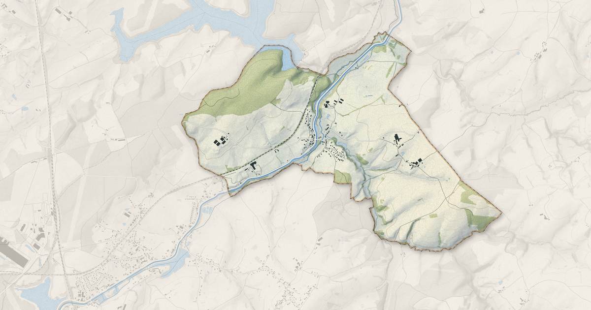 Portrait cartographique de Saint-Julien-sur-Dheune : relief, eau, forêts, bâti et voies, calculés à partir des données de l'IGN