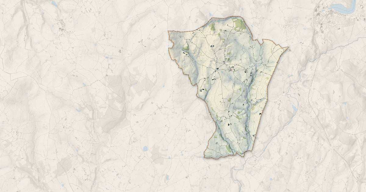 Portrait cartographique de Saint-Laurent-en-Brionnais : relief, eau, forêts, bâti et voies, calculés à partir des données de l'IGN