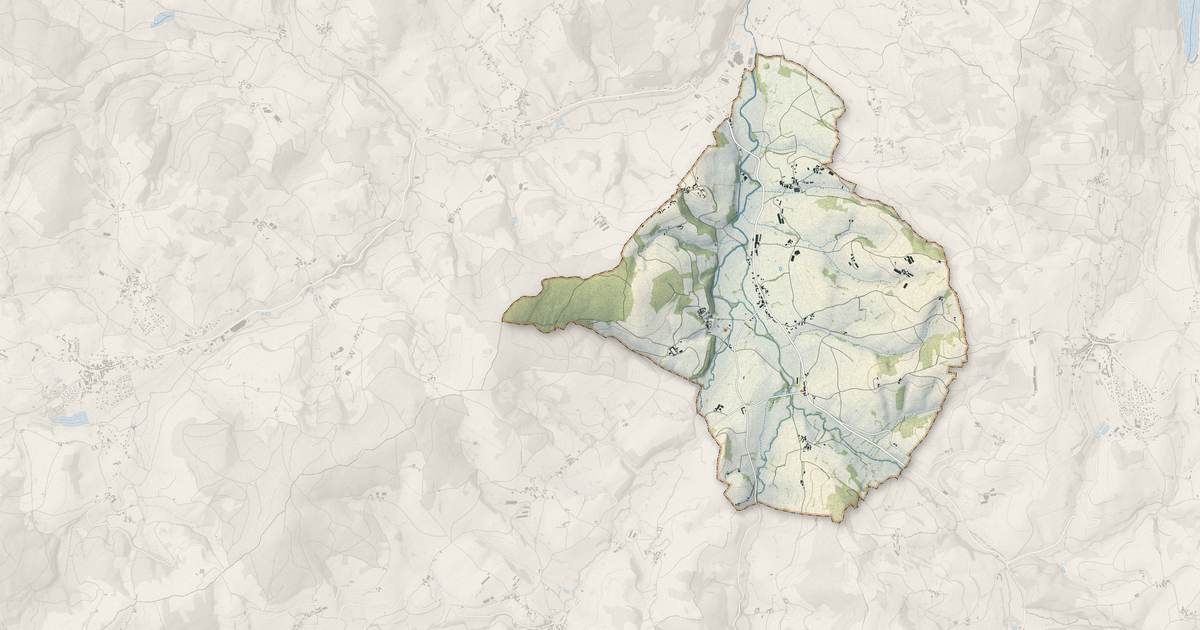Portrait cartographique de Saint-Léger-sous-la-Bussière : relief, eau, forêts, bâti et voies, calculés à partir des données de l'IGN