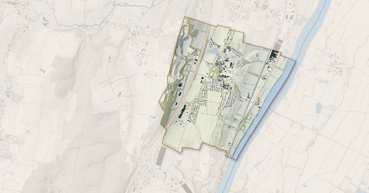 Portrait cartographique de Saint-Martin-Belle-Roche : relief, eau, forêts, bâti et voies, calculés à partir des données de l'IGN