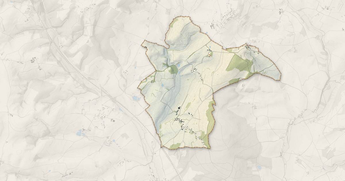 Portrait cartographique de Saint-Privé : relief, eau, forêts, bâti et voies, calculés à partir des données de l'IGN