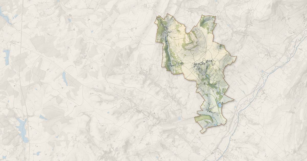 Portrait cartographique de Saint-Sernin-du-Plain : relief, eau, forêts, bâti et voies, calculés à partir des données de l'IGN