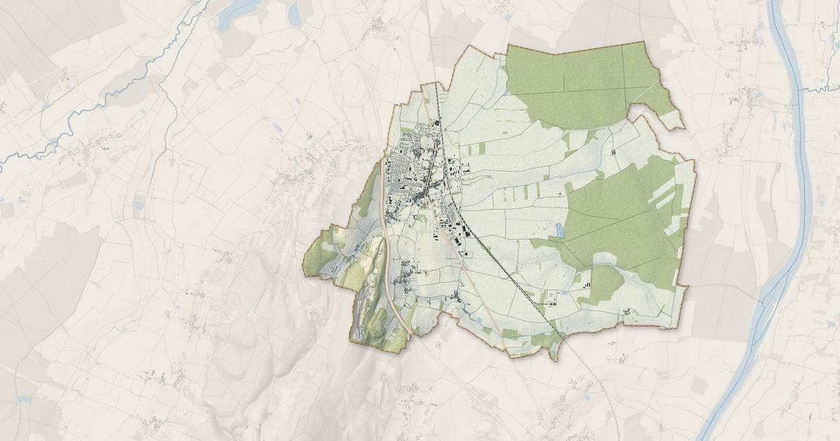 Portrait cartographique de Sennecey-le-Grand : relief, eau, forêts, bâti et voies, calculés à partir des données de l'IGN