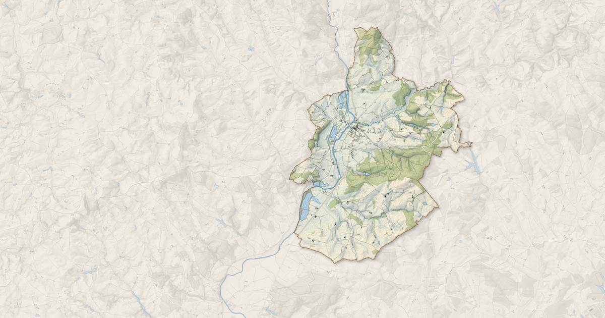 Portrait cartographique de Toulon-sur-Arroux : relief, eau, forêts, bâti et voies, calculés à partir des données de l'IGN