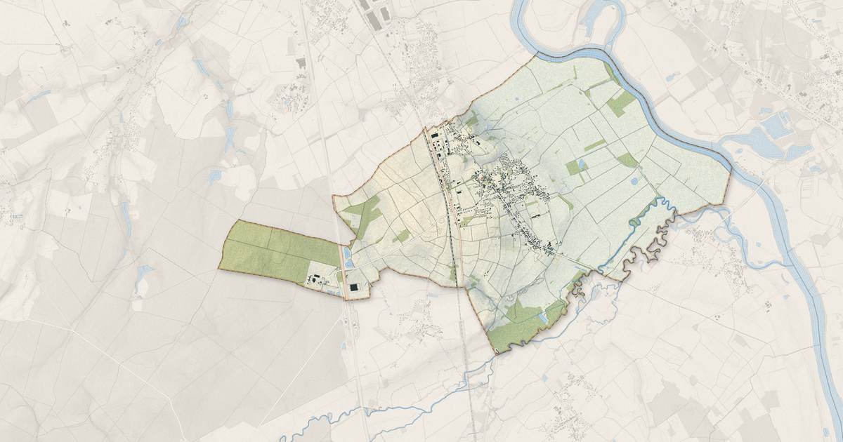 Portrait cartographique de Varennes-le-Grand : relief, eau, forêts, bâti et voies, calculés à partir des données de l'IGN