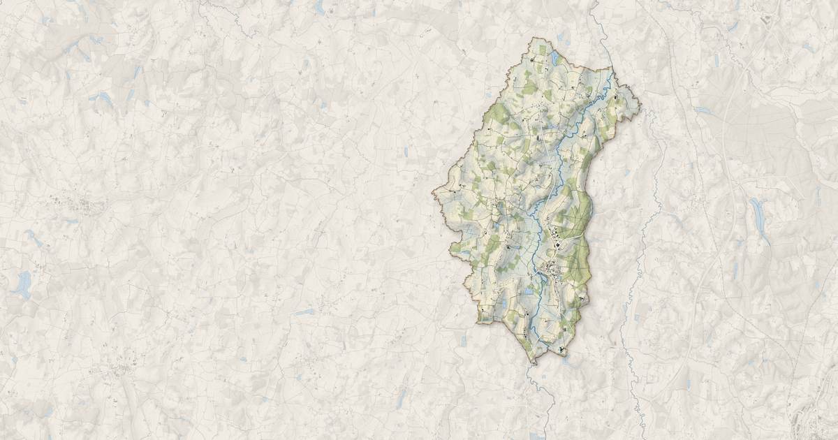 Portrait cartographique de Varennes-Saint-Sauveur : relief, eau, forêts, bâti et voies, calculés à partir des données de l'IGN