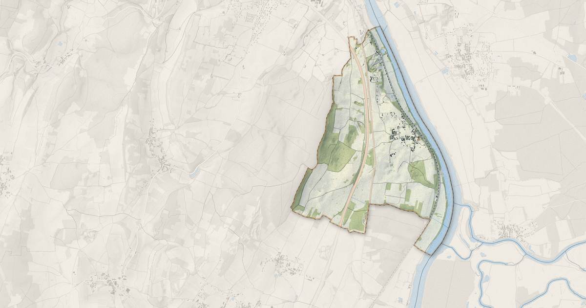 Portrait cartographique de Le Villars : relief, eau, forêts, bâti et voies, calculés à partir des données de l'IGN