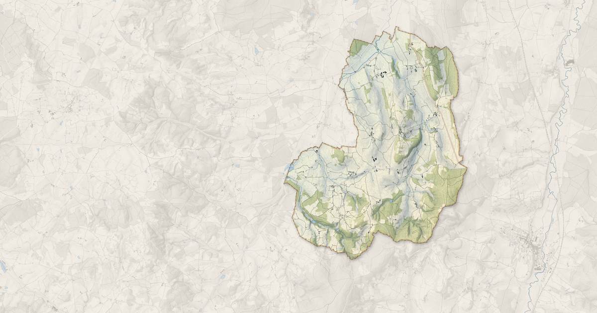 Portrait cartographique de La Vineuse sur Fregande : relief, eau, forêts, bâti et voies, calculés à partir des données de l'IGN