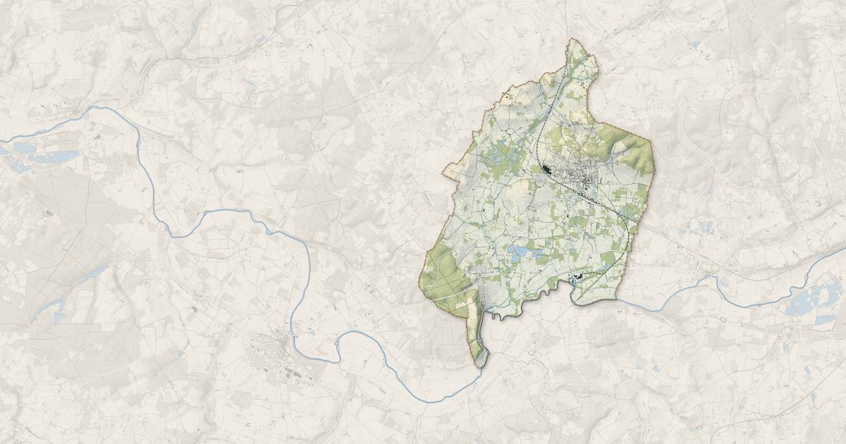 Portrait cartographique de Aubigné-Racan : relief, eau, forêts, bâti et voies, calculés à partir des données de l'IGN