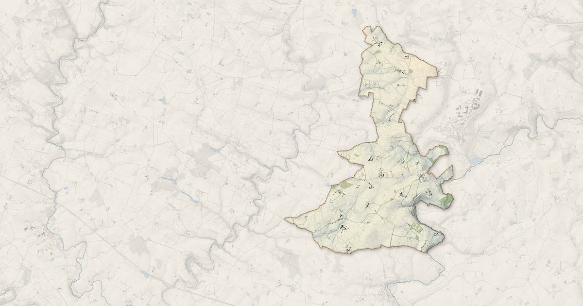 Portrait cartographique de Avessé : relief, eau, forêts, bâti et voies, calculés à partir des données de l'IGN