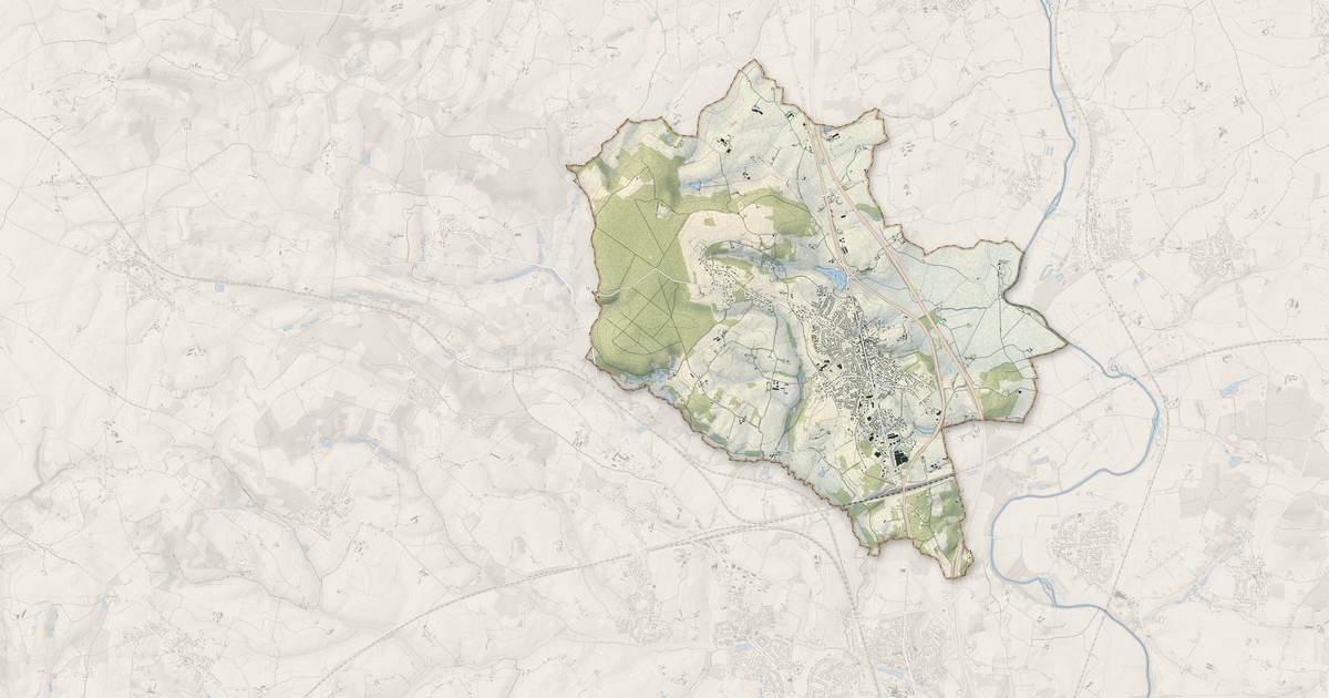 Portrait cartographique de La Bazoge : relief, eau, forêts, bâti et voies, calculés à partir des données de l'IGN