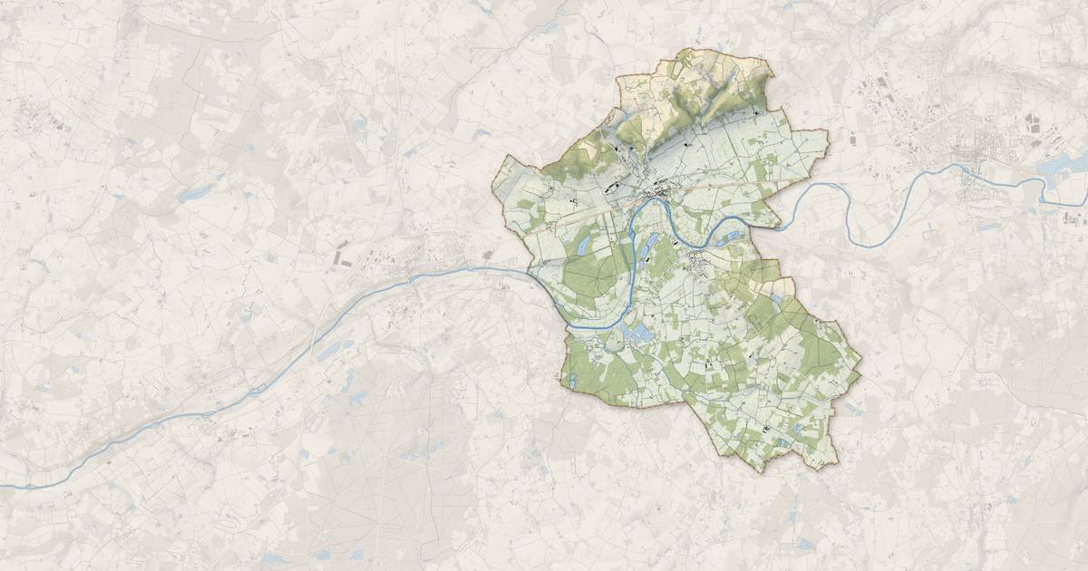 Portrait cartographique de Bazouges Cré sur Loir : relief, eau, forêts, bâti et voies, calculés à partir des données de l'IGN