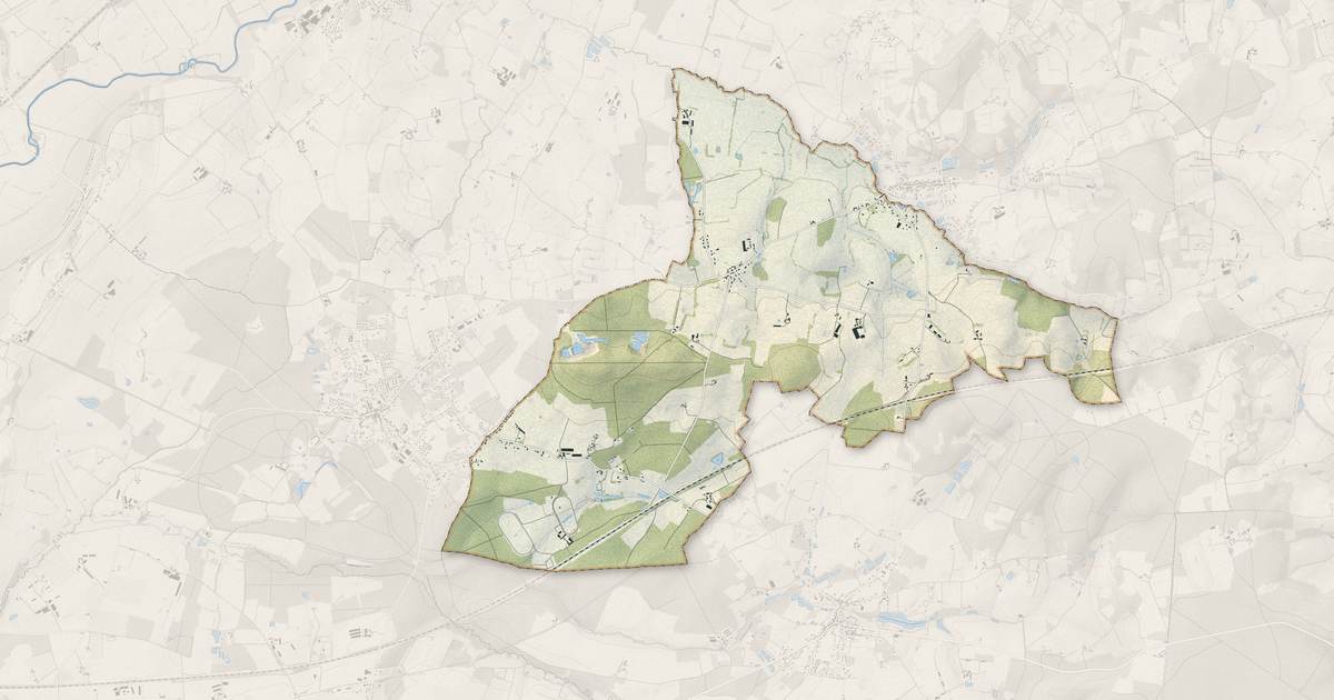 Portrait cartographique de Bouër : relief, eau, forêts, bâti et voies, calculés à partir des données de l'IGN