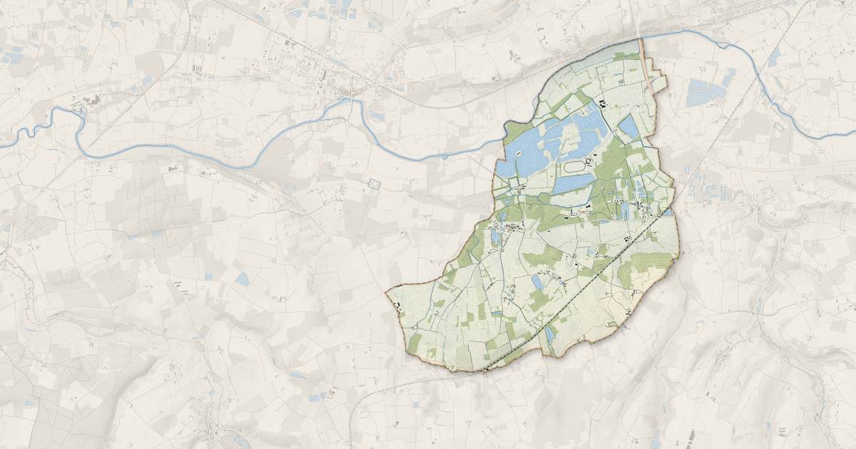 Portrait cartographique de La Bruère-sur-Loir : relief, eau, forêts, bâti et voies, calculés à partir des données de l'IGN