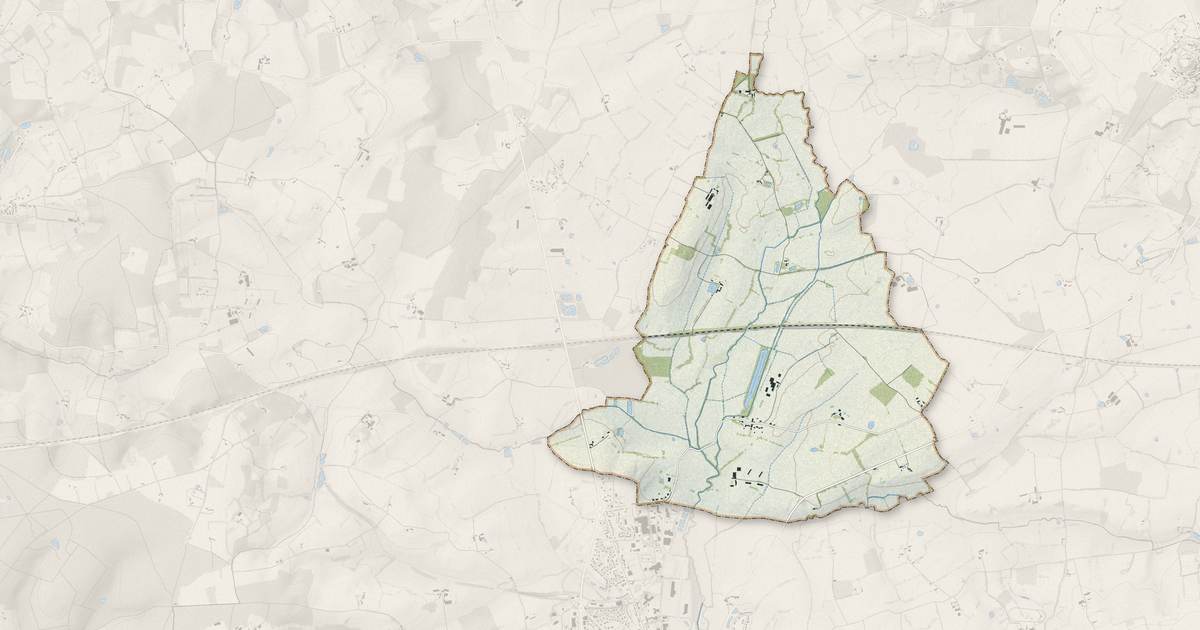 Portrait cartographique de Champrond : relief, eau, forêts, bâti et voies, calculés à partir des données de l'IGN