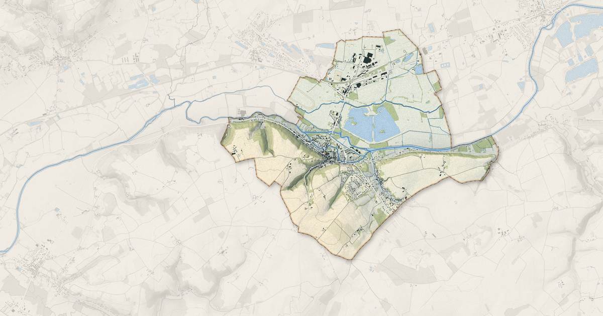 Portrait cartographique de La Chartre-sur-le-Loir : relief, eau, forêts, bâti et voies, calculés à partir des données de l'IGN