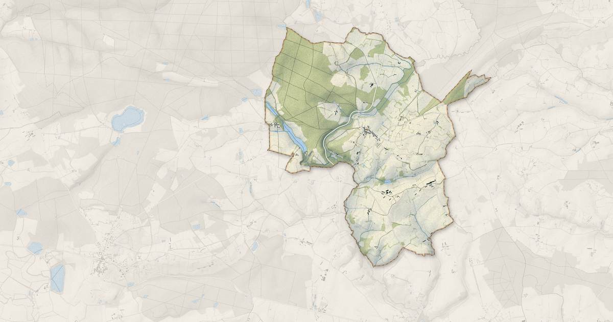 Portrait cartographique de Chemiré-en-Charnie : relief, eau, forêts, bâti et voies, calculés à partir des données de l'IGN